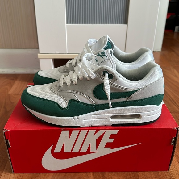 Nike Air Max 1 Evergreen - Picture 1 of 7